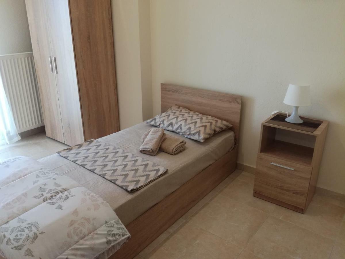 Jordan'S 3Rd Appartment At เนอา มิคานิโอนา ภายนอก รูปภาพ